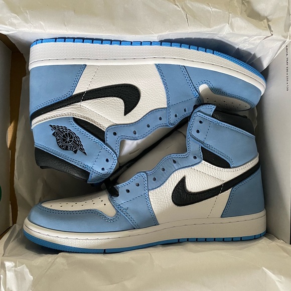 Brand new Jordan 1 University Blue Size 9.5 - Picture 2 of 6